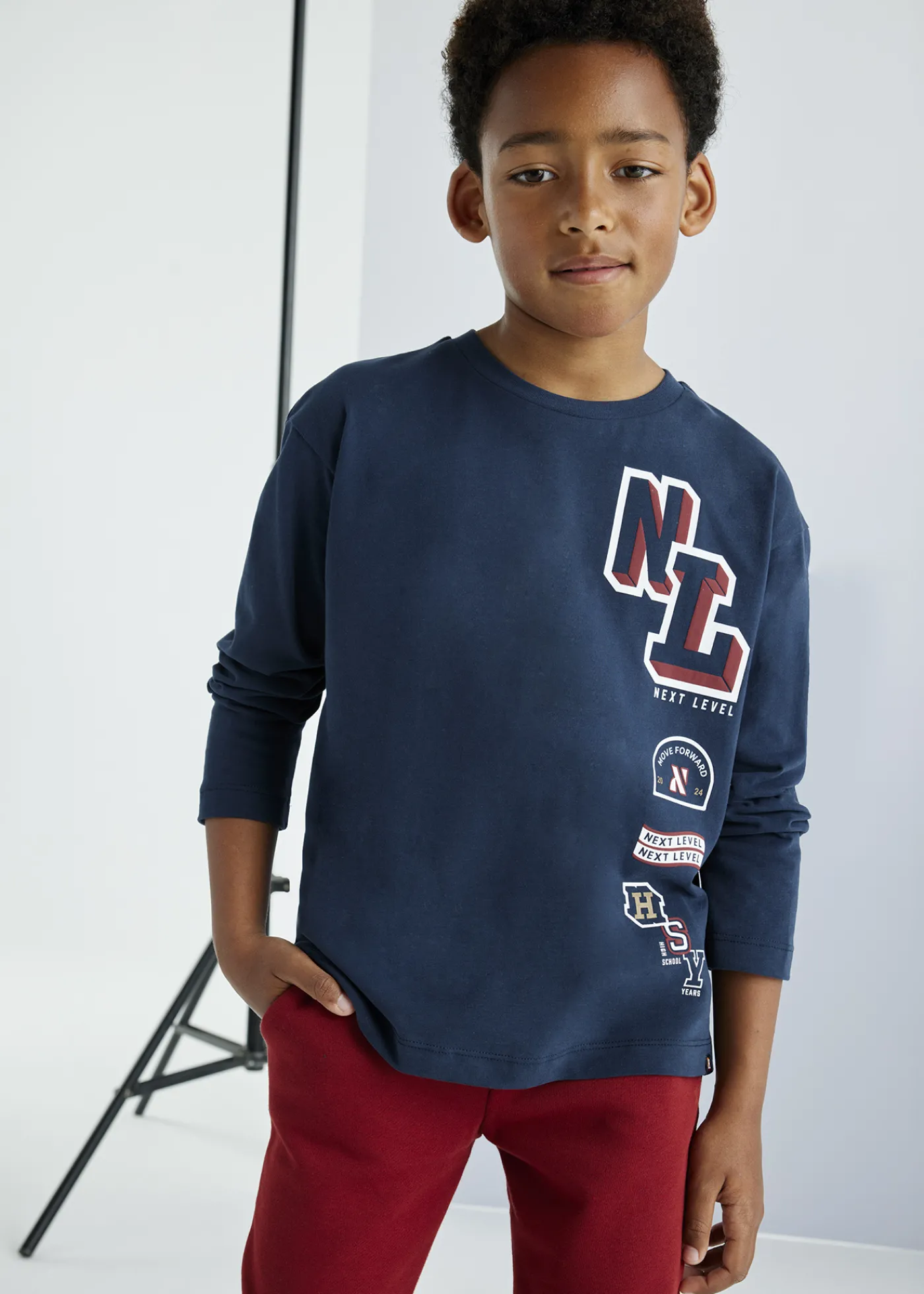 Sale Camiseta estampado posicionado chico Camisetas