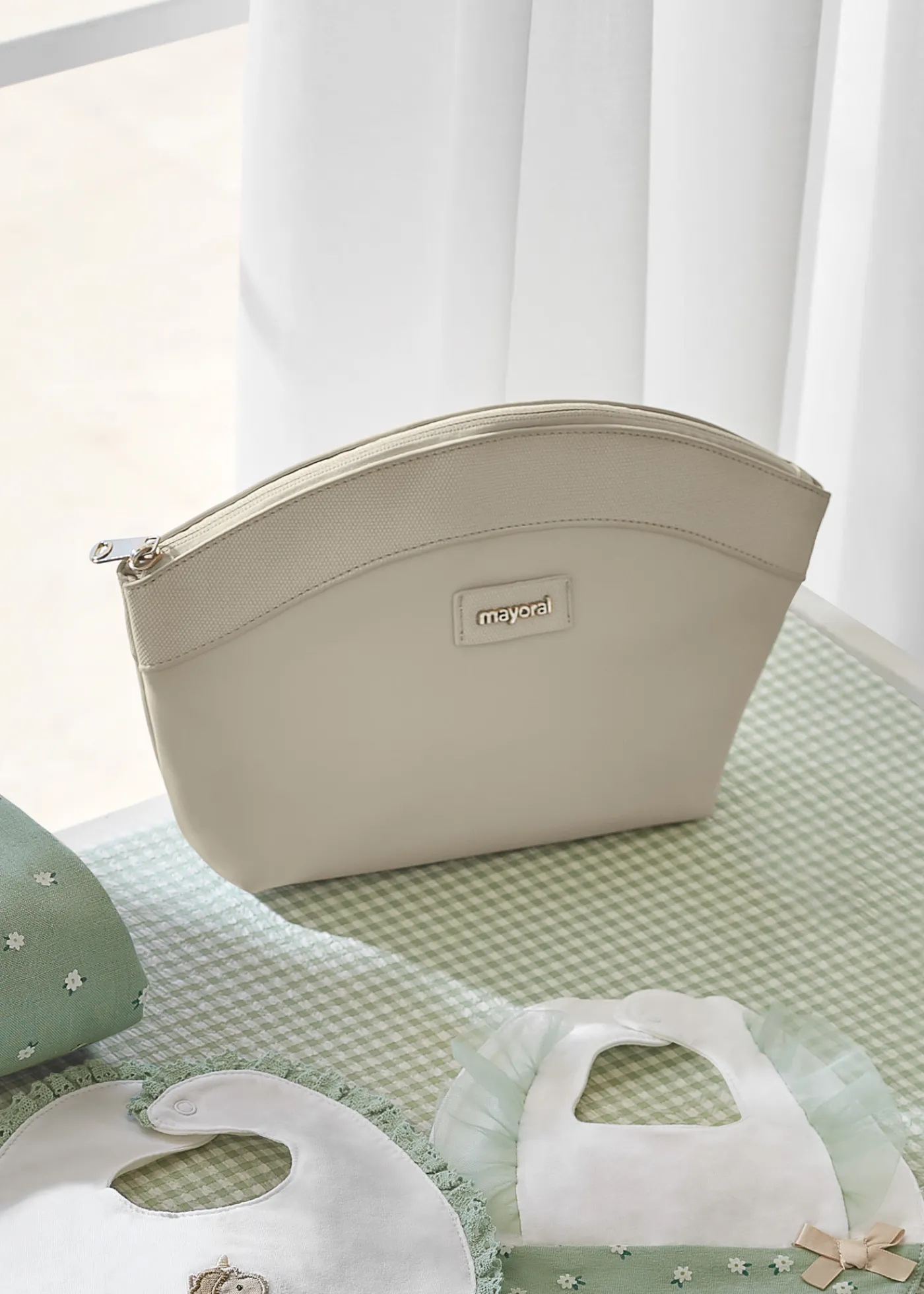 Fashion Neceser oval bebé Neceseres Y Portachupetes