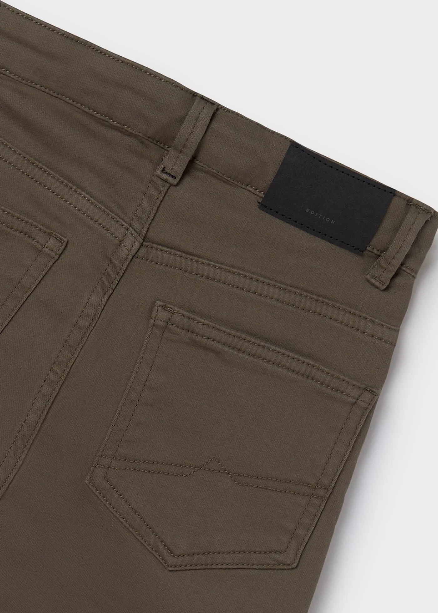 Sale Pantalón entallado chico Pantalones