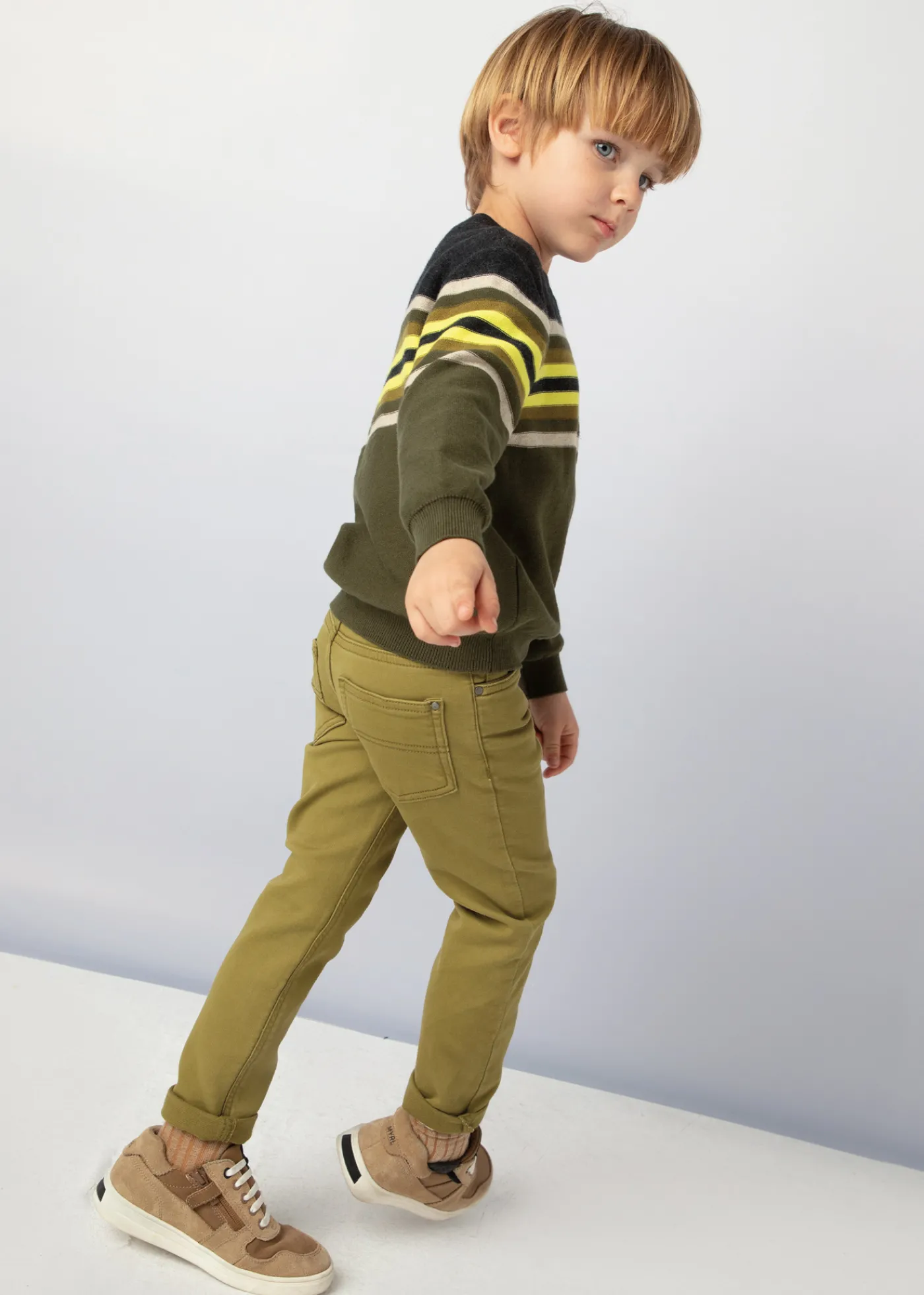 New Pantalón entallado niño Pantalones